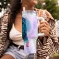 Preview: Tumbler mit Hundemotiv Itchy - Edelstahl, Becher, 1L, mit Strohhalm, bunt, Motive in Digitaler Popart, AmStaff, Staffordshire, SOKA, Listenhund